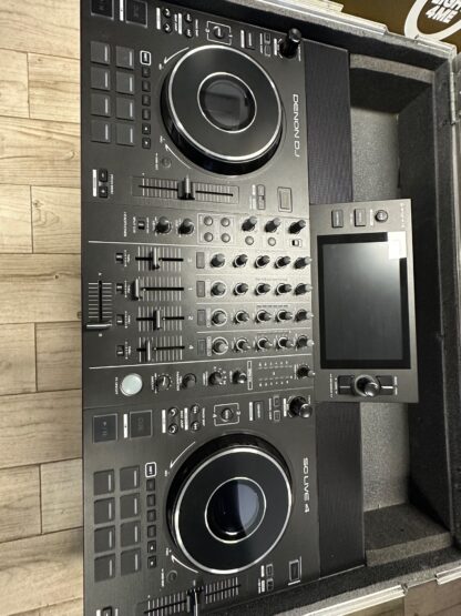 Denon DJ SC Live 4 używany +case - obrazek 3