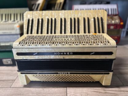 Akordeon Hohner Tango IV 4-Chórowy 120 basów
