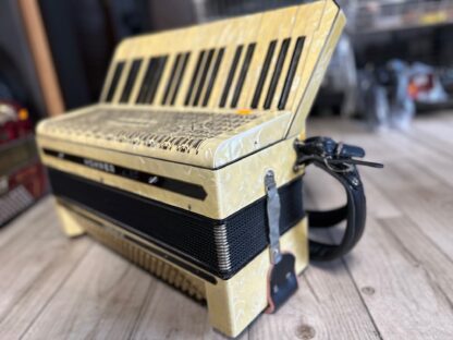 Akordeon Hohner Tango IV 4-Chórowy 120 basów - obrazek 7