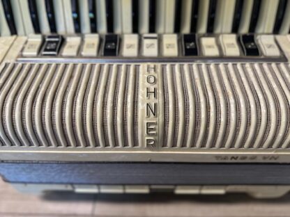 Akordeon Hohner Tango VM 120 B 4CH +futerał - obrazek 4