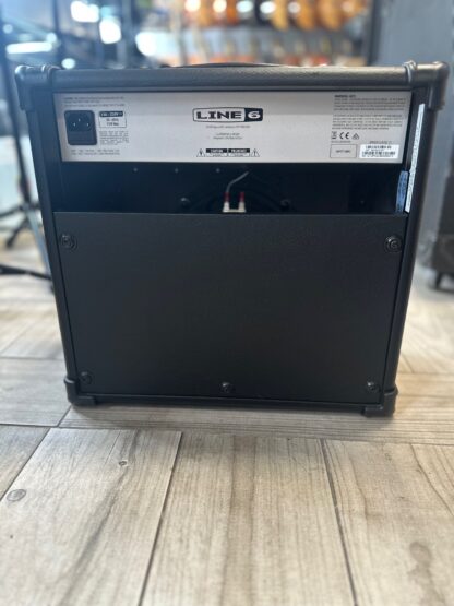 Line6 Spider Classic 15 combo gitarowe używane - obrazek 5