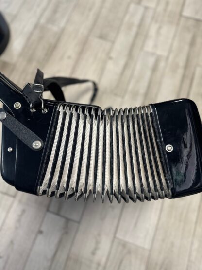 Akordeon Hohner Student 120B 3CH używany stan idealny - obrazek 8